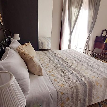 Boric Home -Centro Storico - Наполи Екстериор снимка