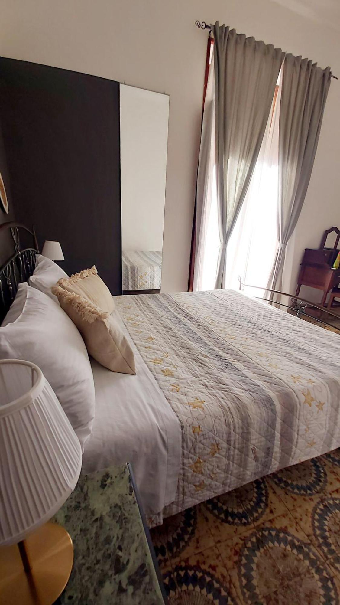 Boric Home -Centro Storico - Наполи Екстериор снимка
